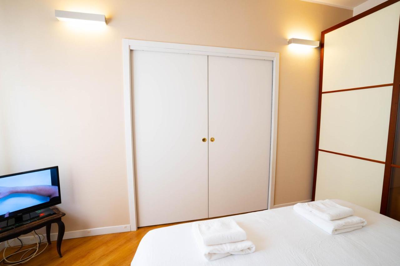 V12 Apartments - Alfieri 2A Новара Екстер'єр фото