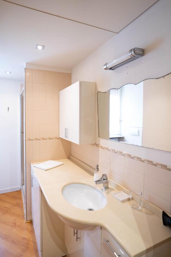 V12 Apartments - Alfieri 2A Новара Екстер'єр фото